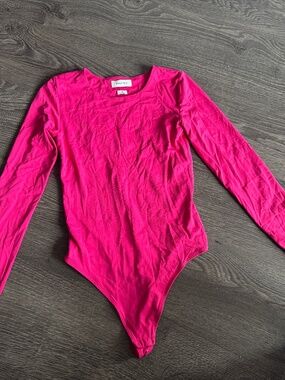 Babaton (Aritzia) Long Sleeve Bodysuit – Hot Pink, Size M